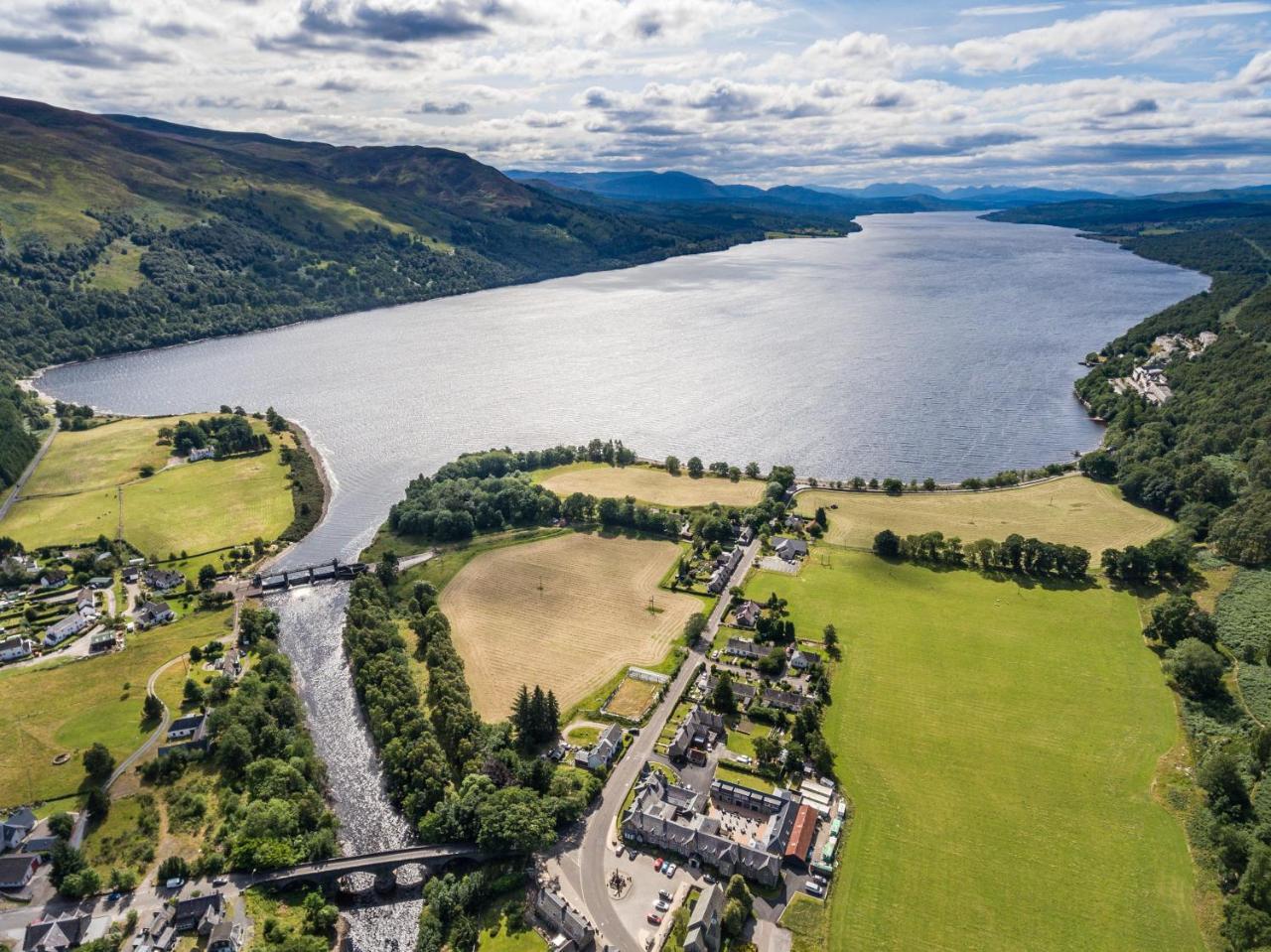Dunalastair Hotel Suites Kinloch Rannoch Dış mekan fotoğraf Aerial view of Loch Lomond